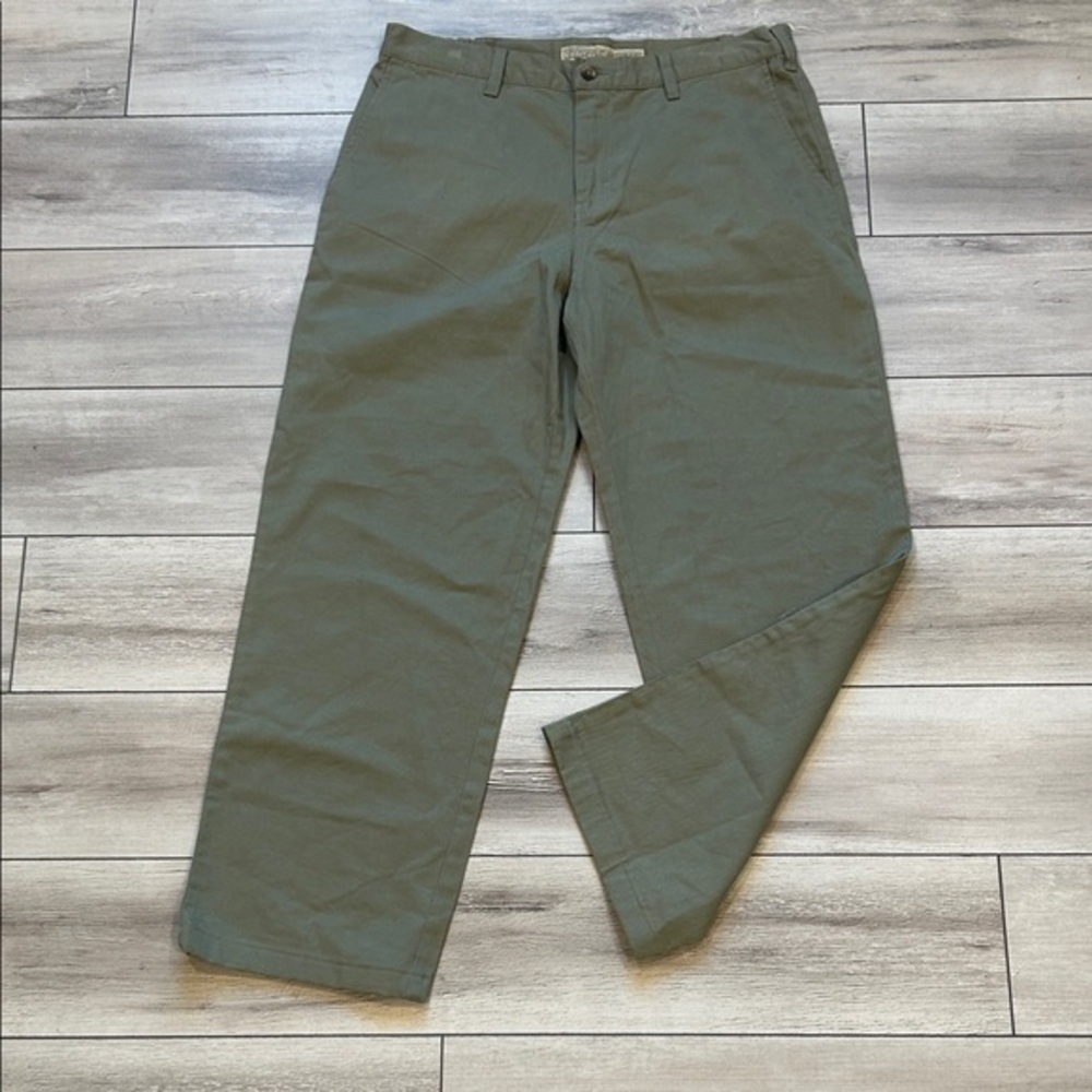 Cabelas Casuals women's wide leg flat front pants size 14